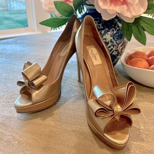 Valentino Garavani Women’s Metallic Leather Bow Peep Toe Stiletto Pumps